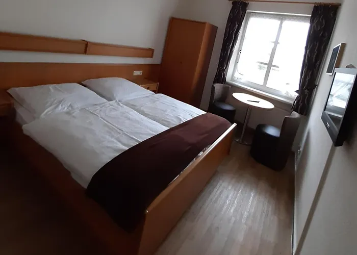 Cafe Alt-piesport מלון *